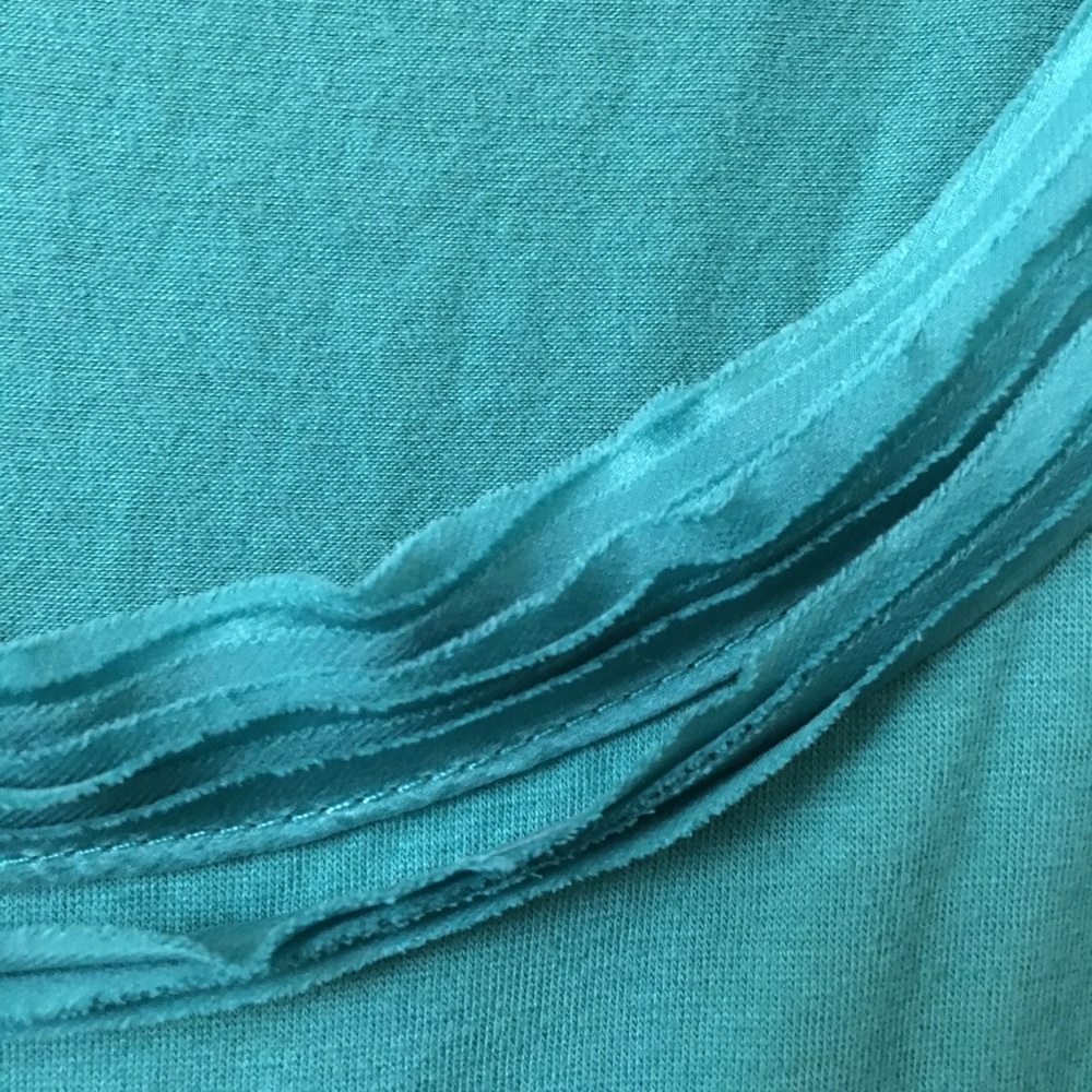Banana Republic Large Ruffle Tank - Picture 4 of 4